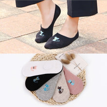 Load image into Gallery viewer, 5 Pairs Cute women Socks animal Cartoons
